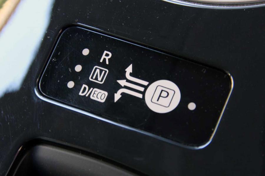  Nissan Leaf 2011 года  (фото 11 из 53)
